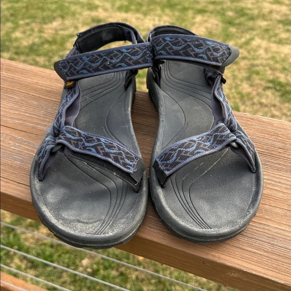 Teva Hurricane Sandals. Black / Blue Size 11